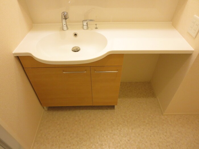 物件内観写真8　(洗面)