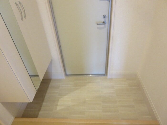 物件内観写真15　(玄関)