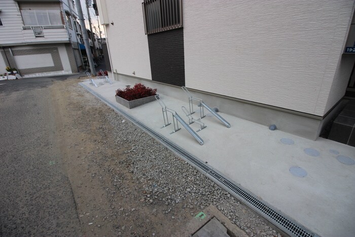 物件外観写真3　(駐輪場)