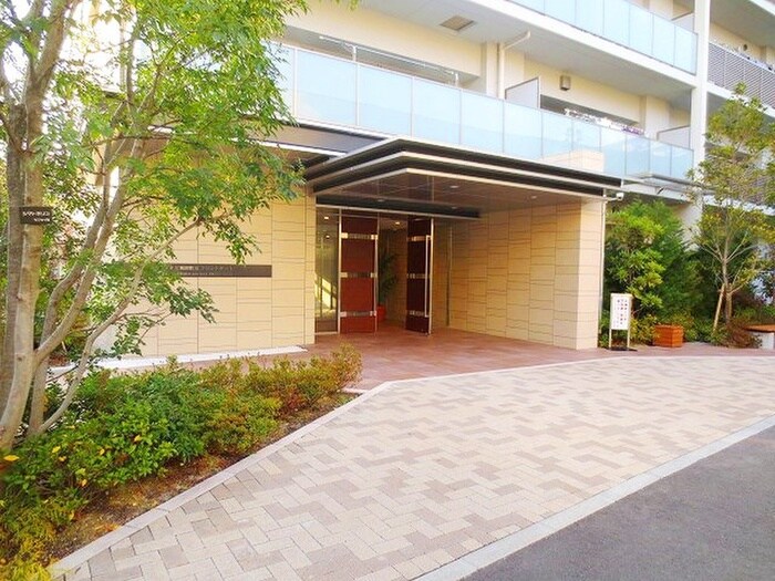 物件外観写真2　(エントランス部分)