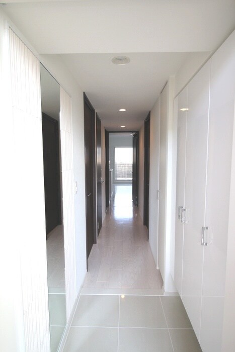 物件内観写真7　(玄関)