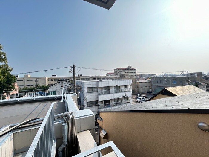 物件内観写真16　(室内からの展望)