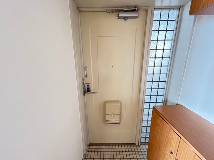 物件内観写真21　(玄関)