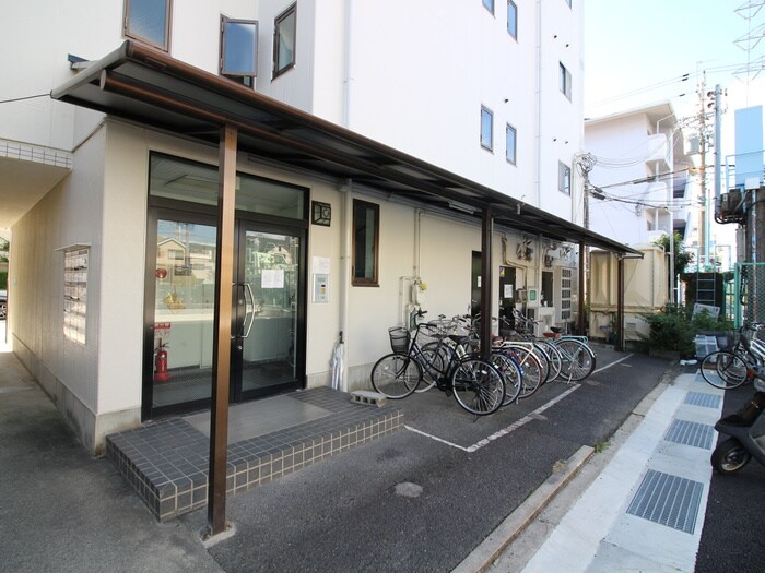 物件外観写真5　(駐輪場)