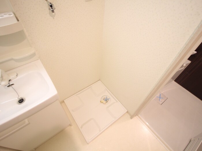 物件内観写真11　(洗濯機置場)