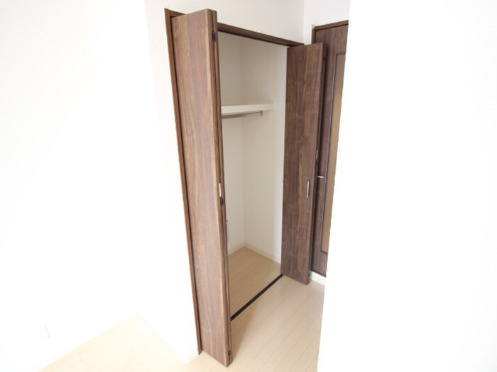 物件内観写真12　(収納)