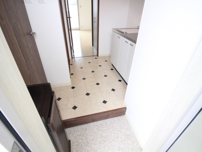 物件内観写真18　(玄関)