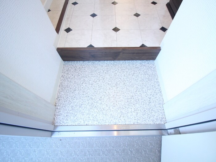 物件内観写真22　(玄関)