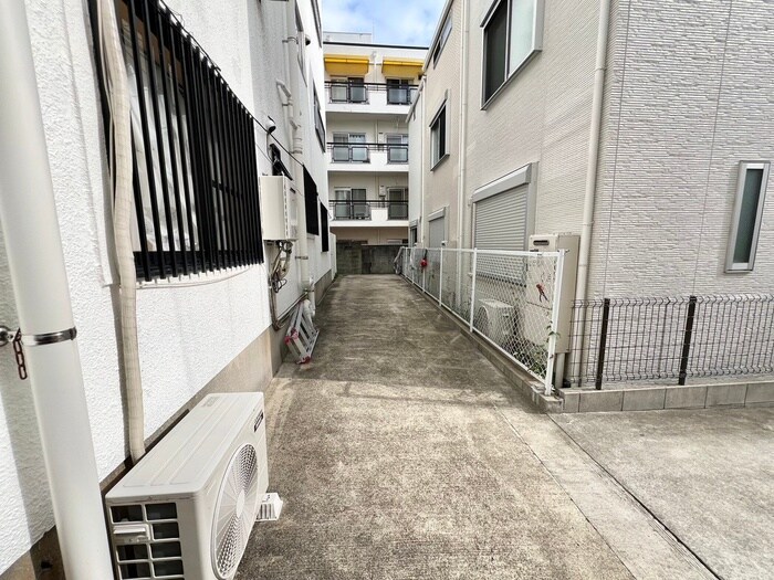 物件外観写真3　(駐輪場)