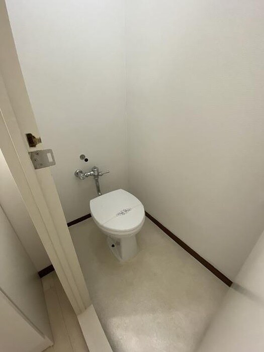 物件内観写真14　(トイレ)