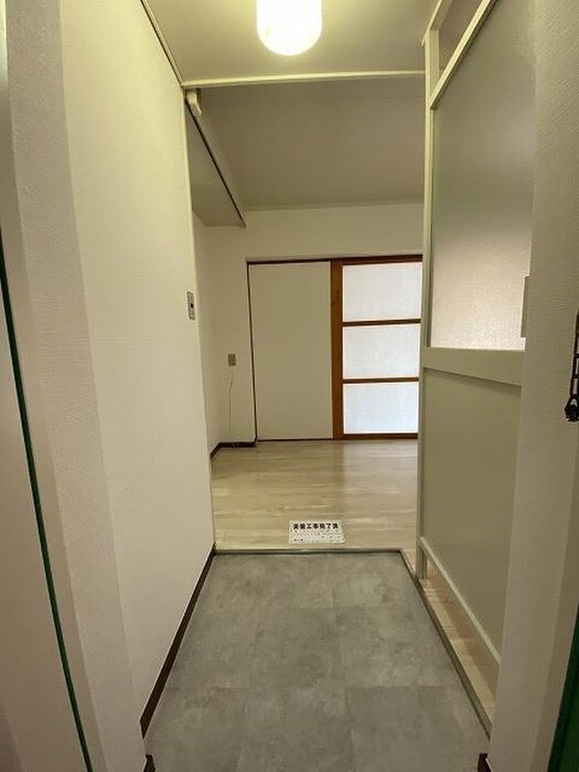 物件内観写真18　(玄関)