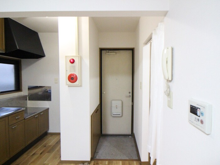 物件内観写真15　(玄関)