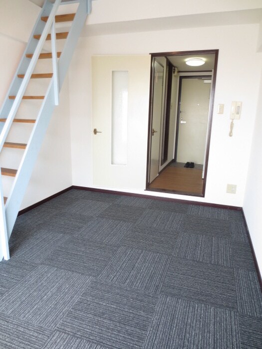 物件内観写真9　(居室)