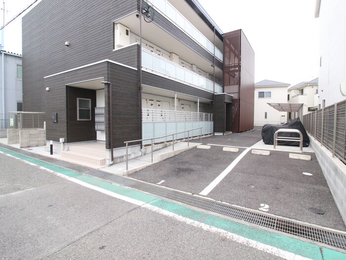 物件外観写真6　(駐車場)