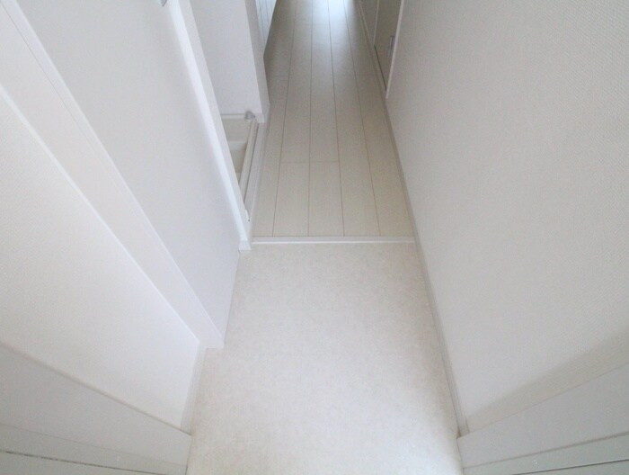 物件内観写真16　(玄関)