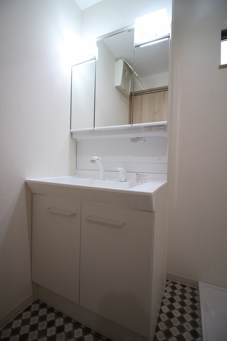 物件内観写真9　(洗面)