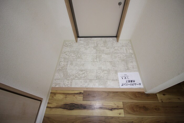 物件内観写真14　(玄関)