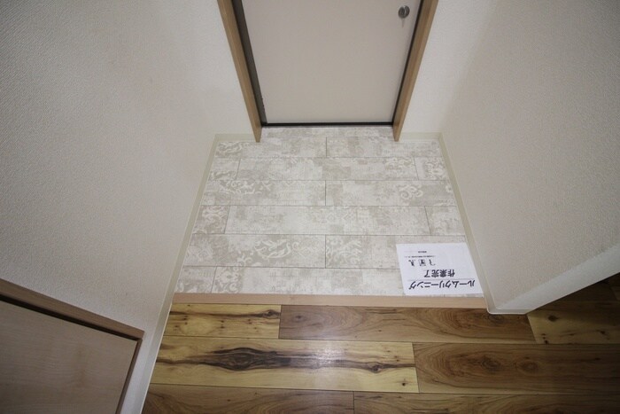 物件内観写真15　(玄関)