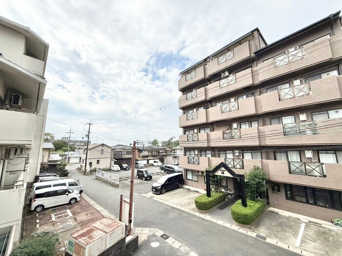 物件内観写真22　(室内からの展望)