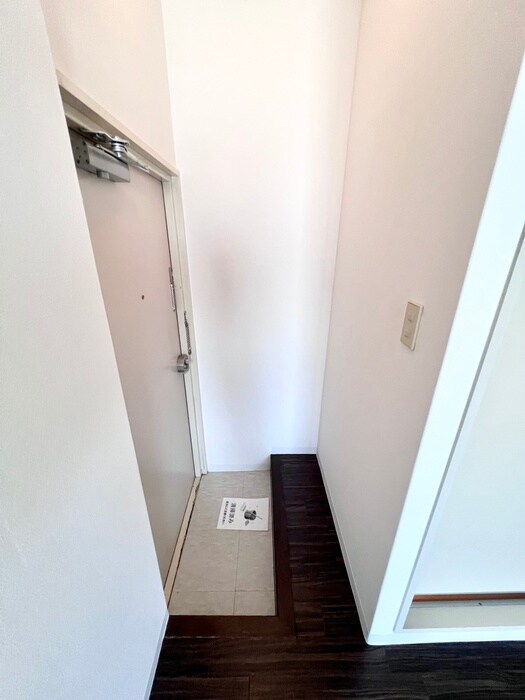 物件内観写真18　(玄関)