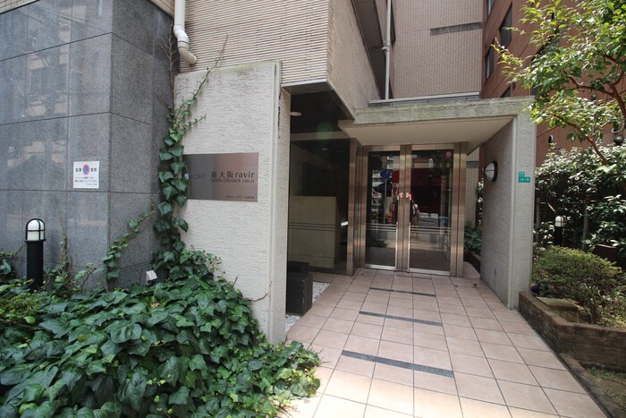 物件外観写真2　(エントランス部分)