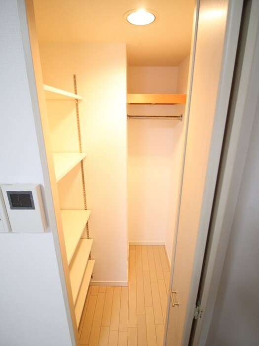 物件内観写真13　(収納)