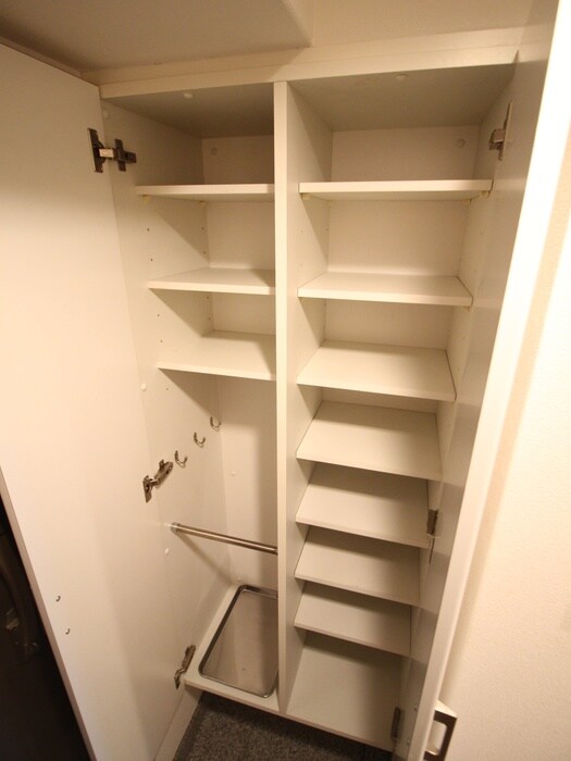 物件内観写真15　(靴箱)