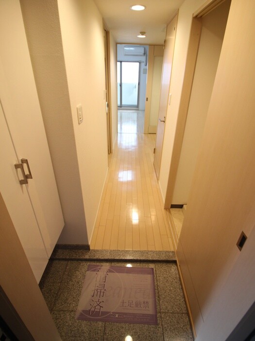 物件内観写真18　(廊下)