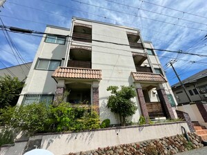 リノ逆瀬川外観写真