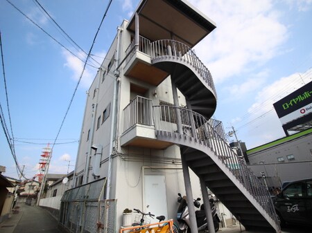 ＫＴＩ川西ビル外観写真