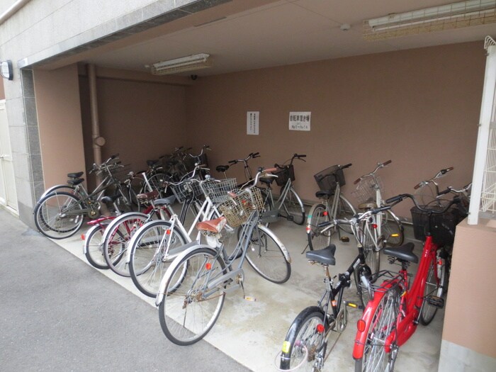 物件外観写真3　(駐輪場)