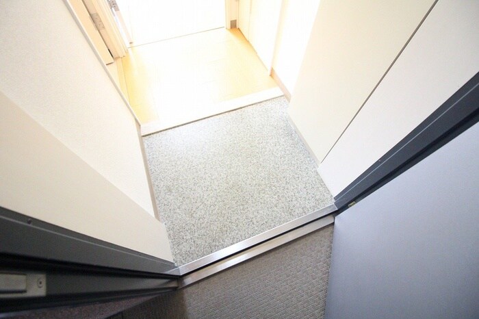 物件内観写真15　(玄関)