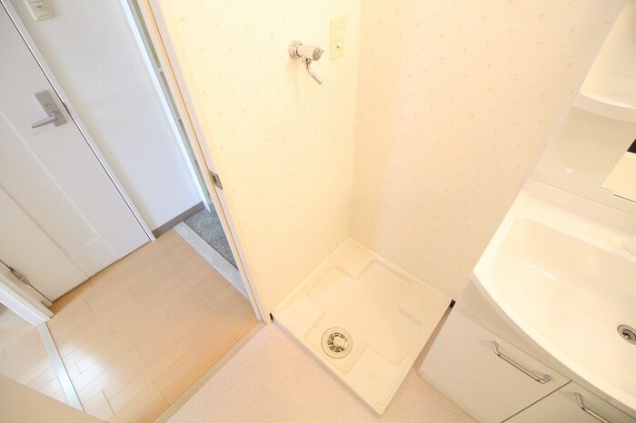 物件内観写真18　(洗濯機置場)