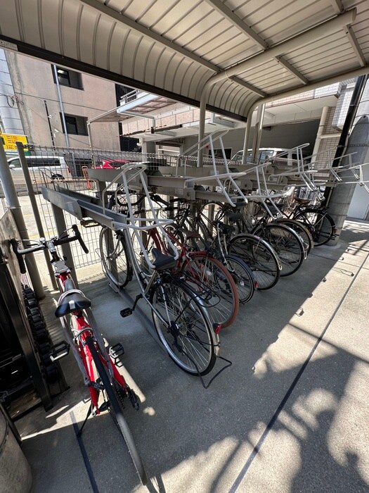 物件外観写真5　(駐輪場)