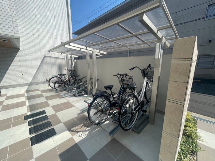 物件外観写真4　(駐輪場)