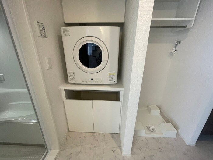 物件内観写真11　(洗濯機置場)