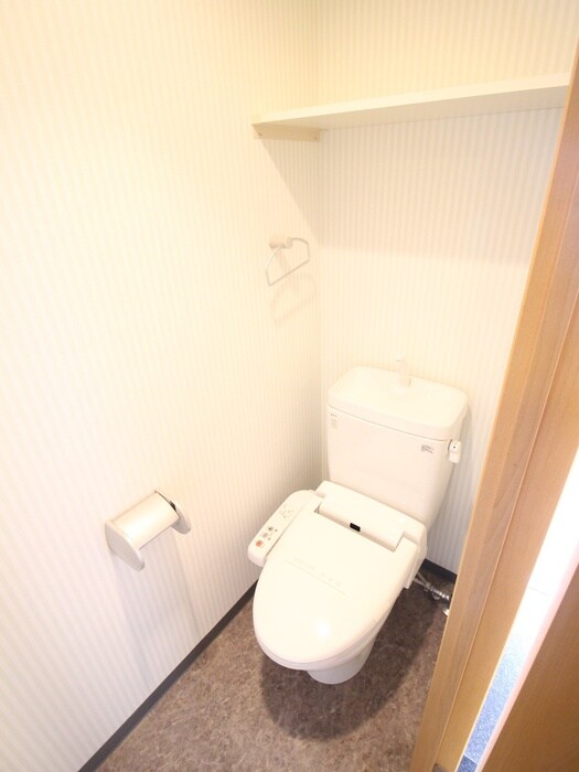 物件内観写真8　(トイレ)