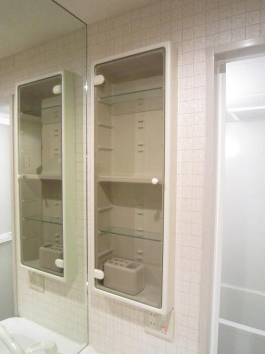 物件内観写真12　(収納)