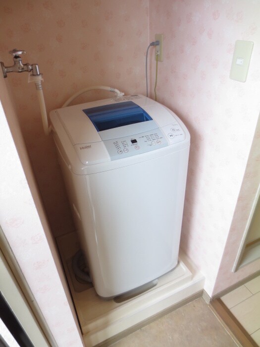 物件内観写真9　(洗濯機置場)