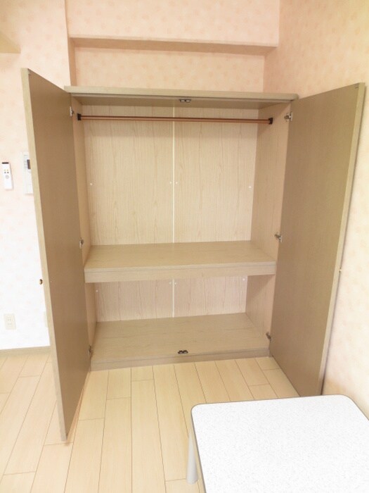 物件内観写真12　(収納)