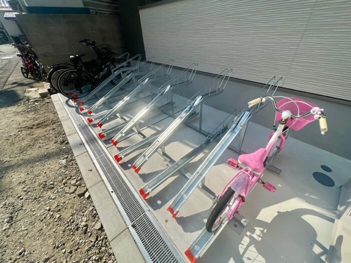 物件外観写真6　(駐輪場)