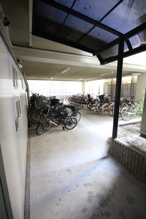 物件外観写真6　(駐輪場)