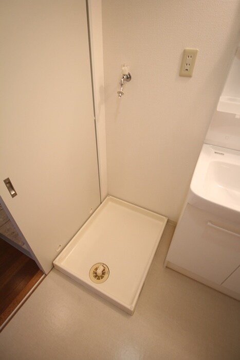 物件内観写真11　(洗濯機置場)