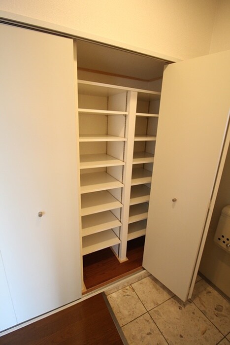 物件内観写真14　(靴箱)