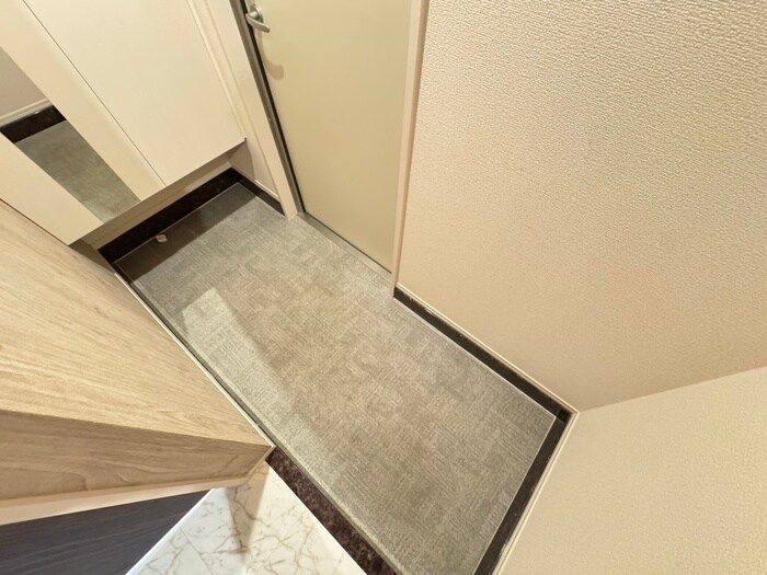 物件内観写真17　(玄関)