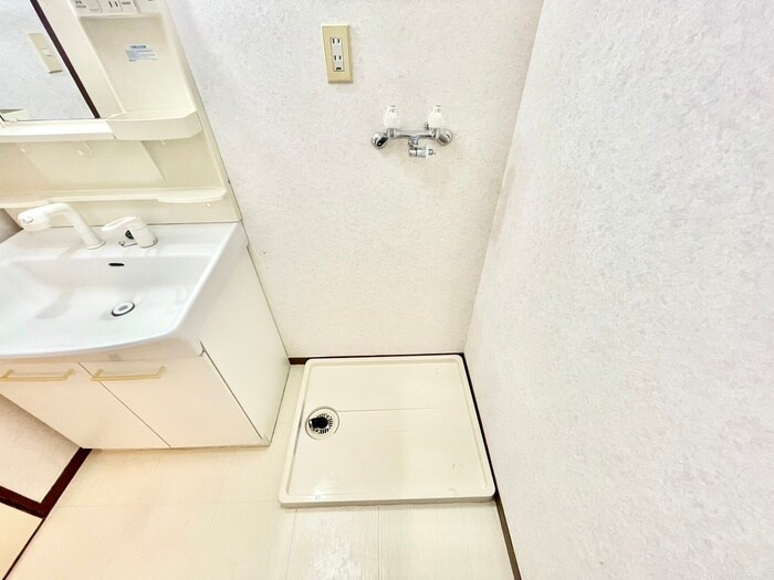 物件内観写真17　(洗濯機置場)