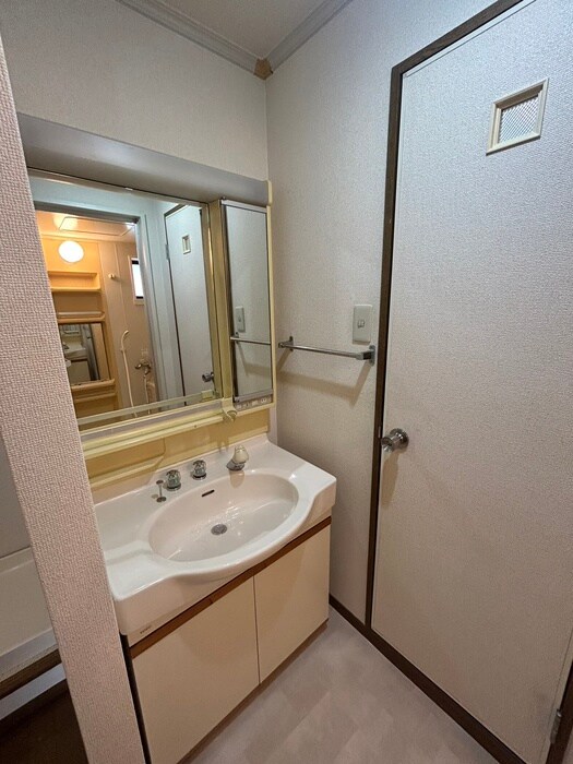 物件内観写真9　(洗面)