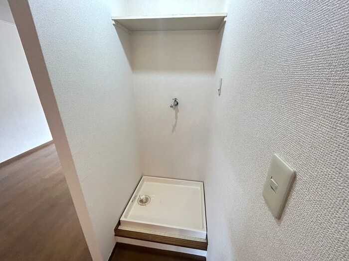 物件内観写真12　(洗濯機置場)