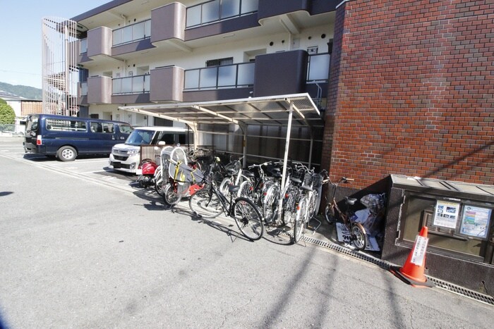 物件外観写真2　(駐輪場)
