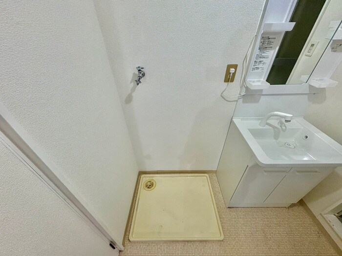 物件内観写真18　(洗濯機置場)